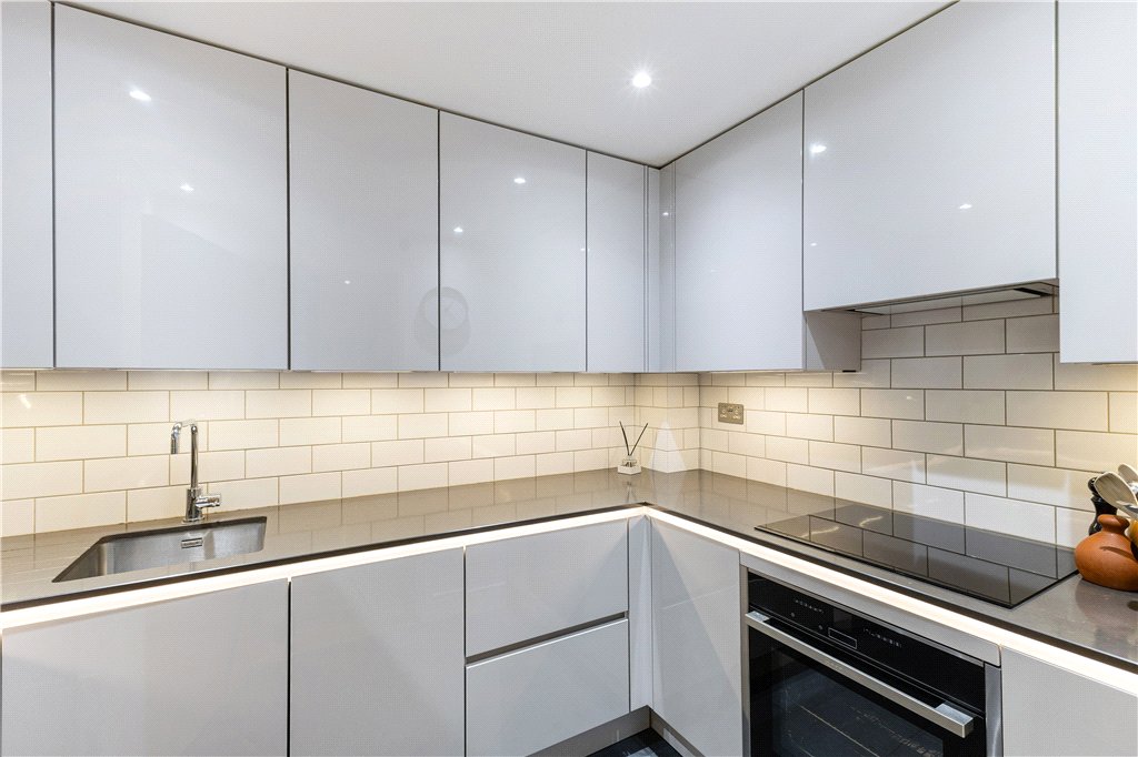 2 bed apartment for sale in Cayenne Court, London, SE1  - Property Image 8