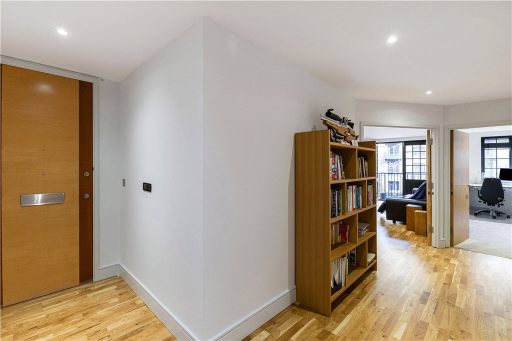 2 bed apartment for sale in Cayenne Court, London, SE1 12