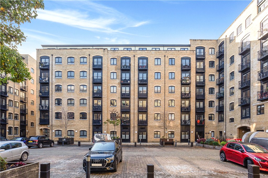 2 bed apartment for sale in Cayenne Court, London, SE1 19