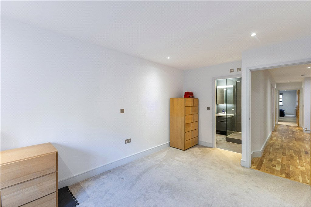 2 bed apartment for sale in Cayenne Court, London, SE1  - Property Image 15