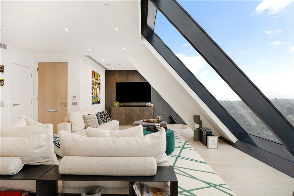 2 bed apartment for sale in Strata SE, 8 Walworth Road, London, SE1  - Property Image 3