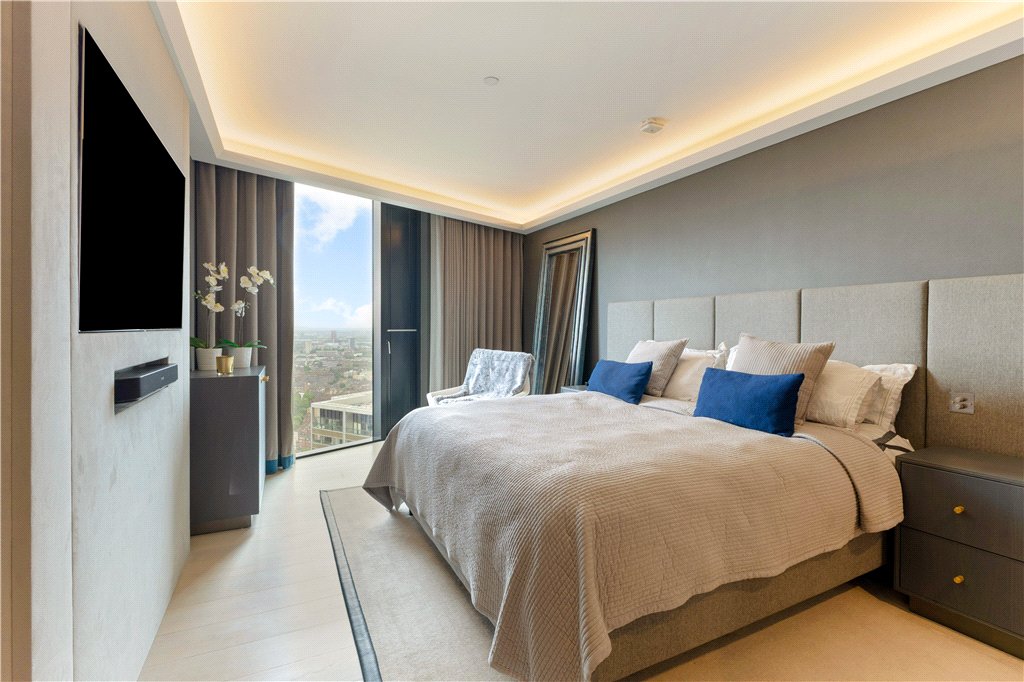 2 bed apartment for sale in Strata SE, 8 Walworth Road, London, SE1  - Property Image 8