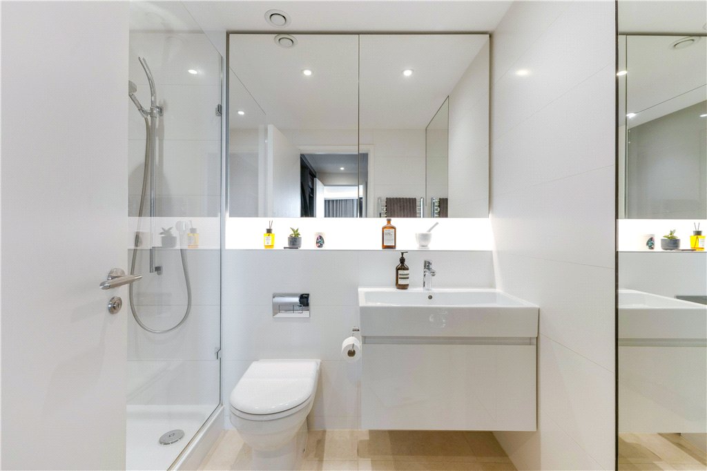 2 bed apartment for sale in Strata SE, 8 Walworth Road, London, SE1  - Property Image 11