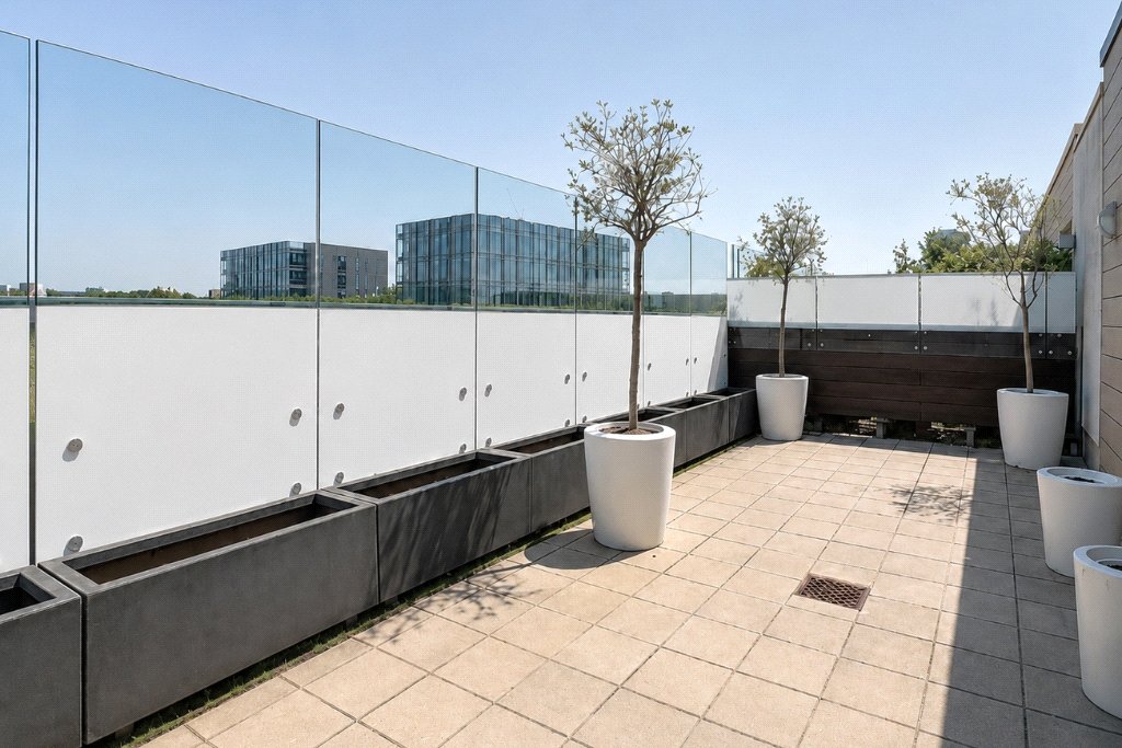 3 bed for sale in Axis Court, 2 East Lane, London, SE16 3