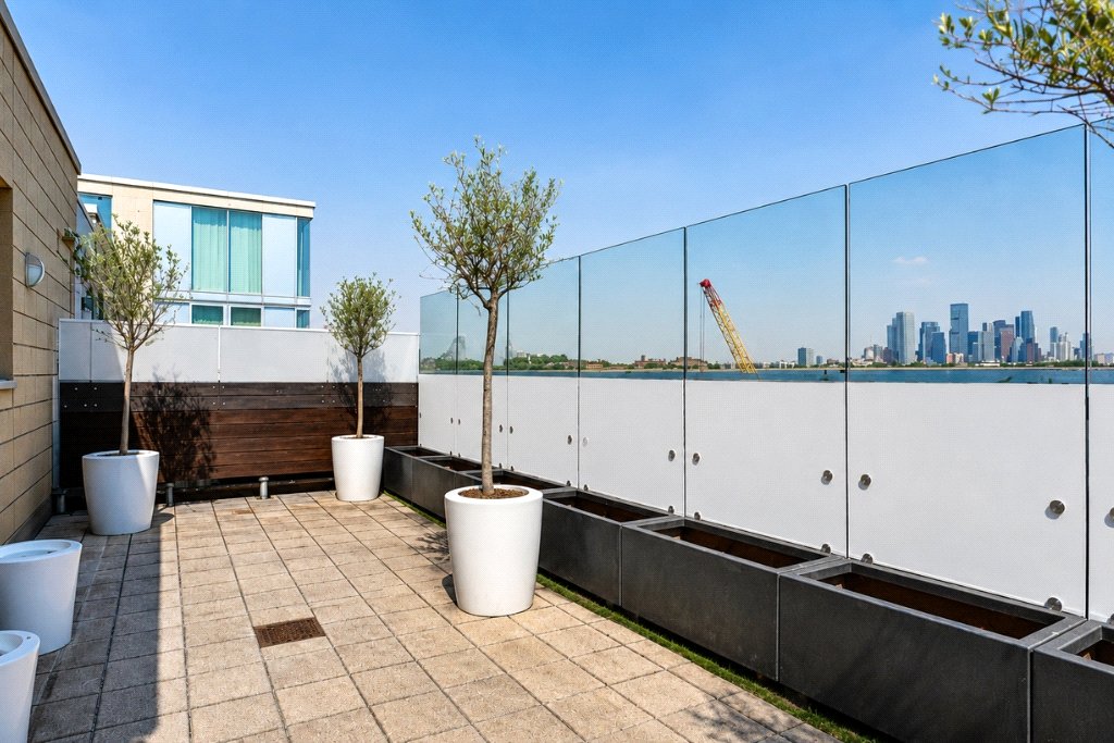 3 bed for sale in Axis Court, 2 East Lane, London, SE16 1