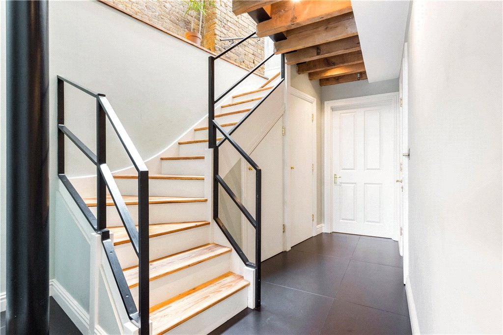 3 bed apartment for sale in Southwark Bridge Road, London, SE1 8