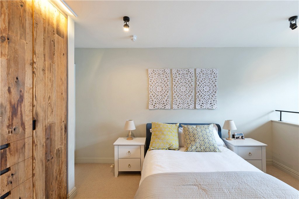 3 bed apartment for sale in Southwark Bridge Road, London, SE1 11