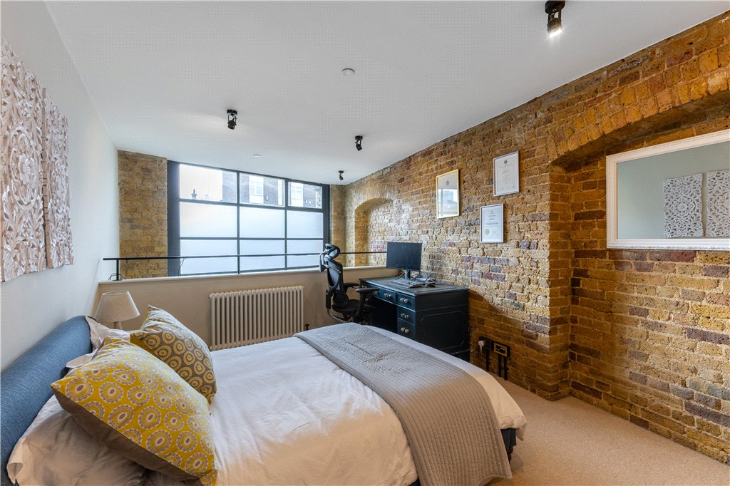 3 bed apartment for sale in Southwark Bridge Road, London, SE1 9