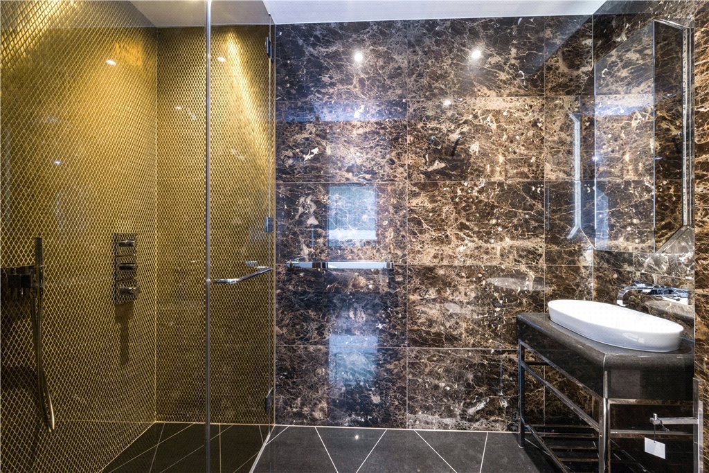 1 bed apartment for sale in Blenheim House, Crown Square, London, SE1 5