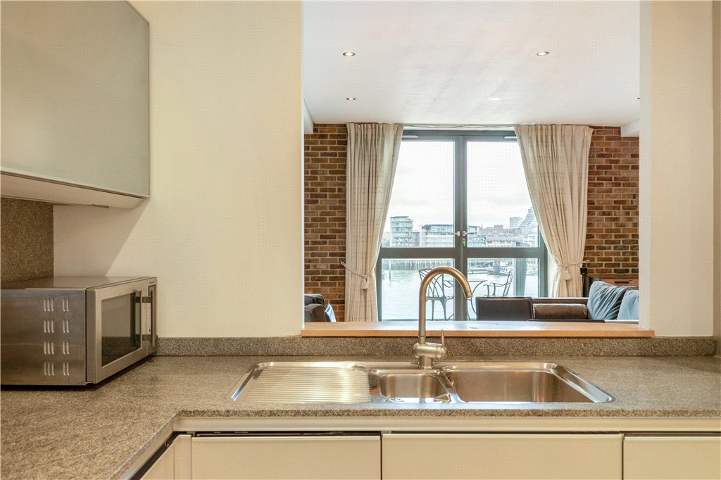 1 bed apartment for sale in Shad Thames, London, SE1 8