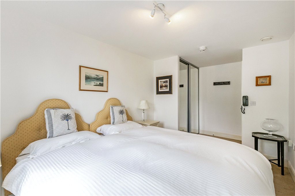 1 bed apartment for sale in Spa Road, London, SE16  - Property Image 6