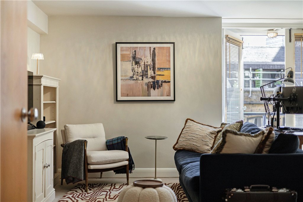 1 bed apartment for sale in Shad Thames, London, SE1 8