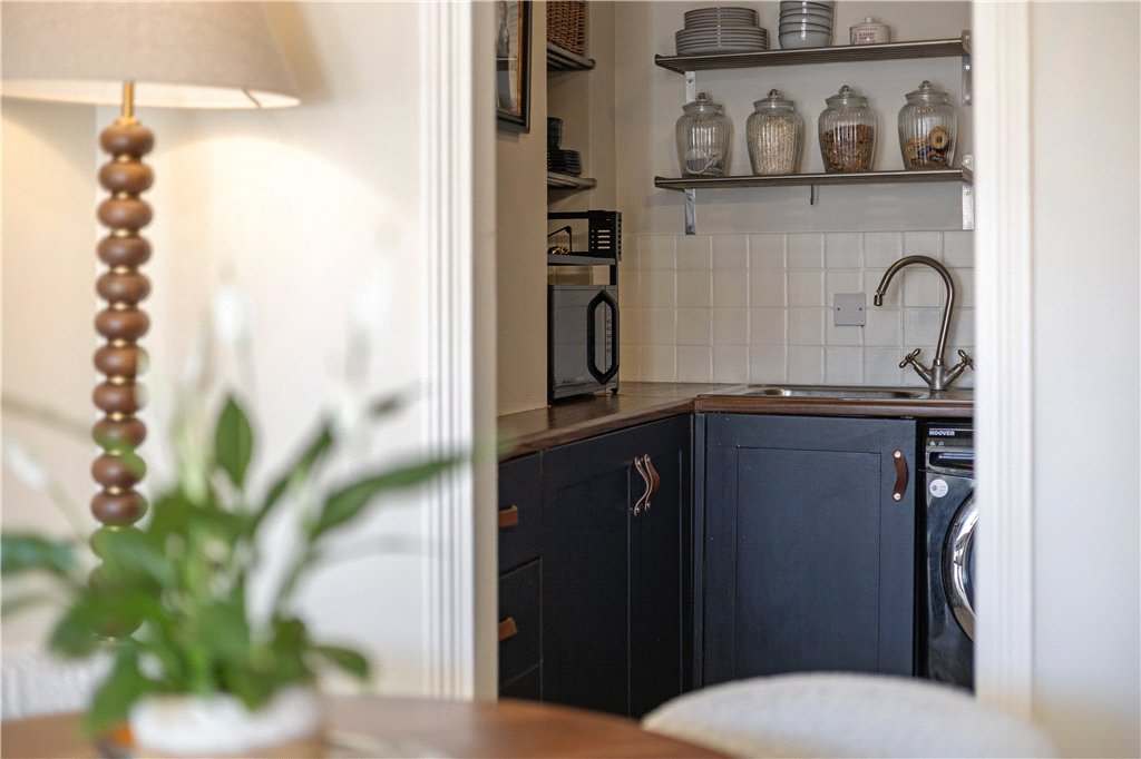 1 bed apartment for sale in Shad Thames, London, SE1 7