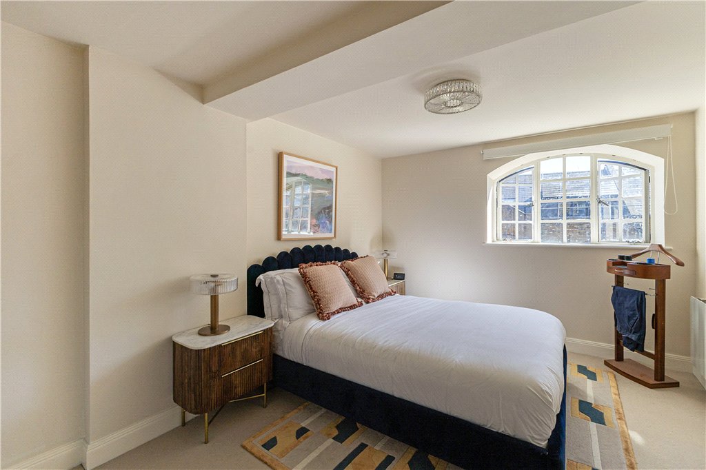 1 bed apartment for sale in Shad Thames, London, SE1 3