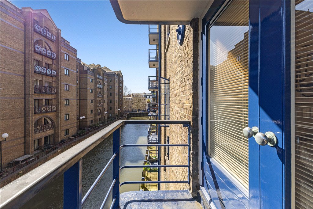 1 bed apartment for sale in Shad Thames, London, SE1 1