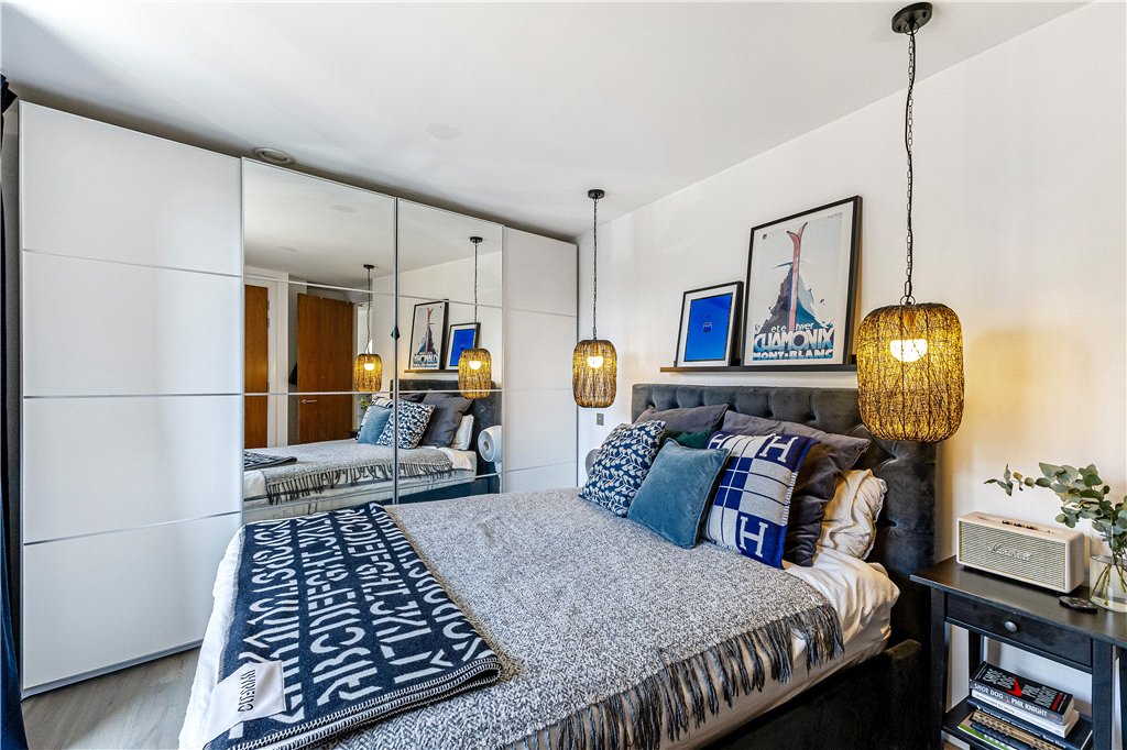 1 bed apartment for sale in Great Suffolk Street, London, SE1 8