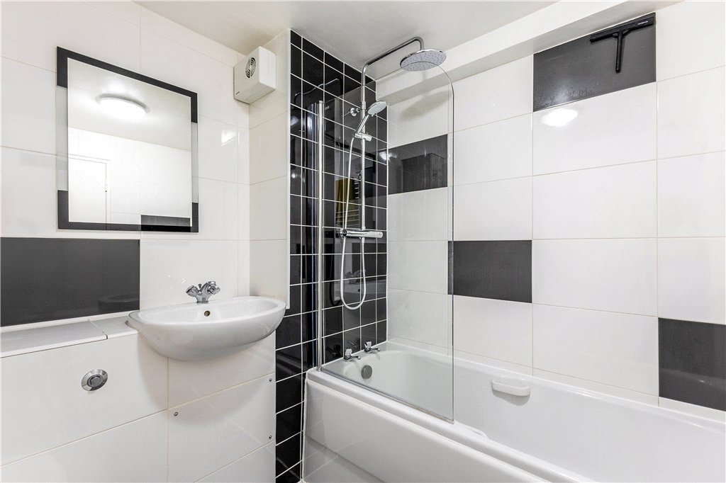 Apartment for sale in Java Wharf, 16 Shad Thames, London, SE1  - Property Image 9