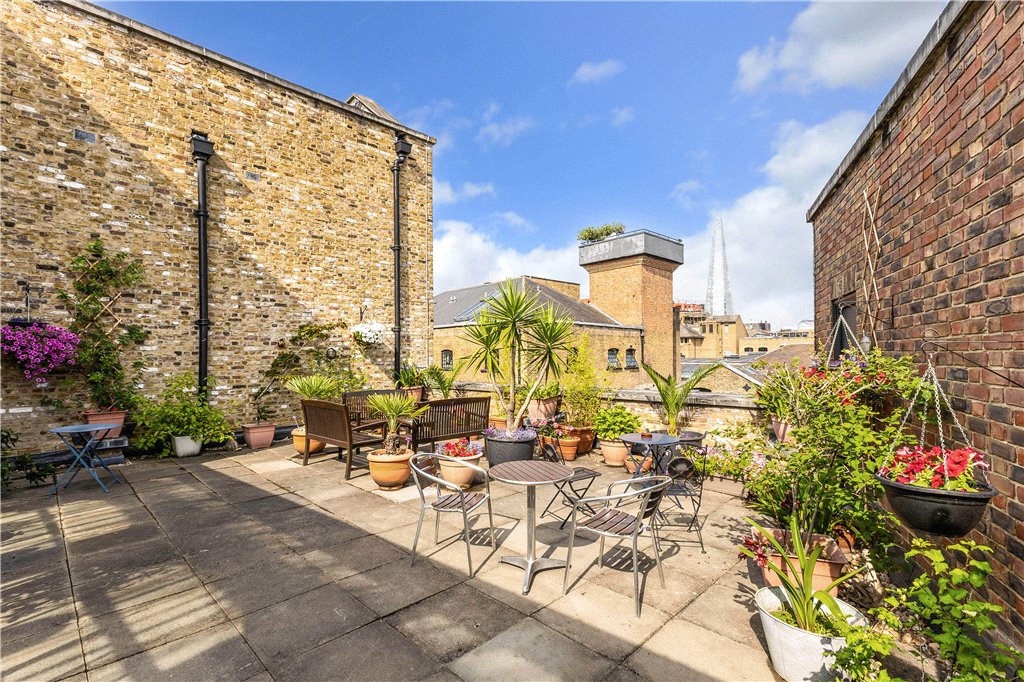Apartment for sale in Java Wharf, 16 Shad Thames, London, SE1 10