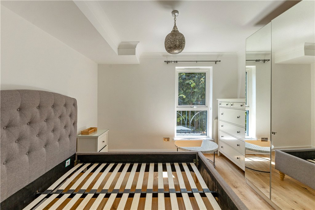 1 bed apartment to rent in Gainsford Street, London, SE1 8