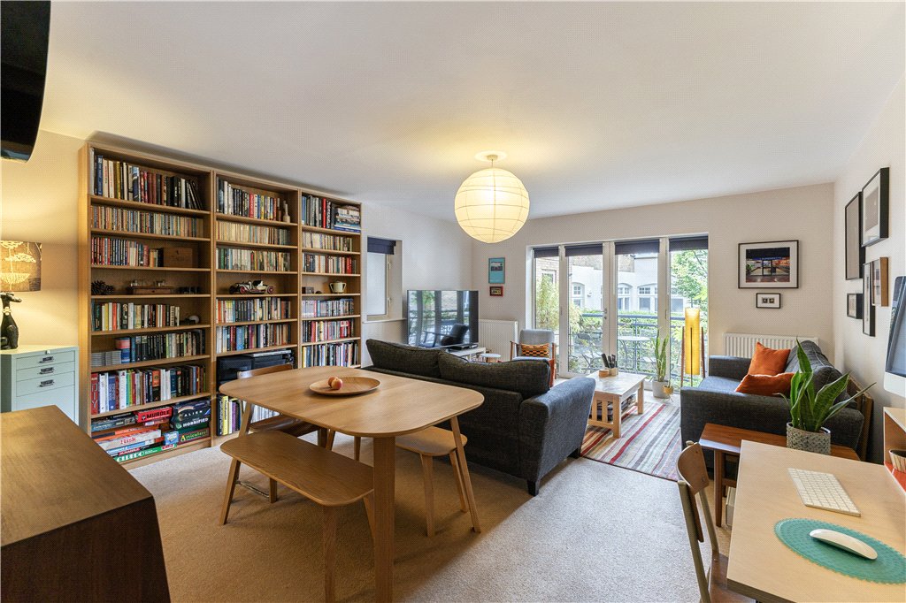 2 bed apartment for sale in Millennium Square, London, SE1 5