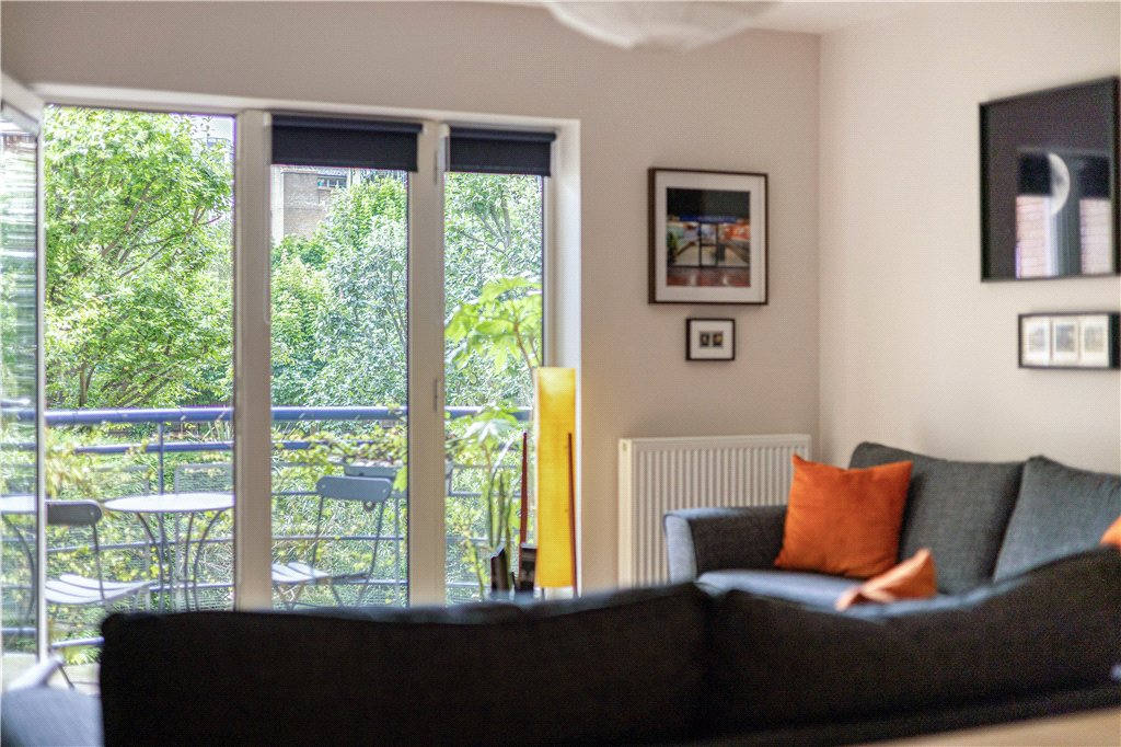 2 bed apartment for sale in Millennium Square, London, SE1 4