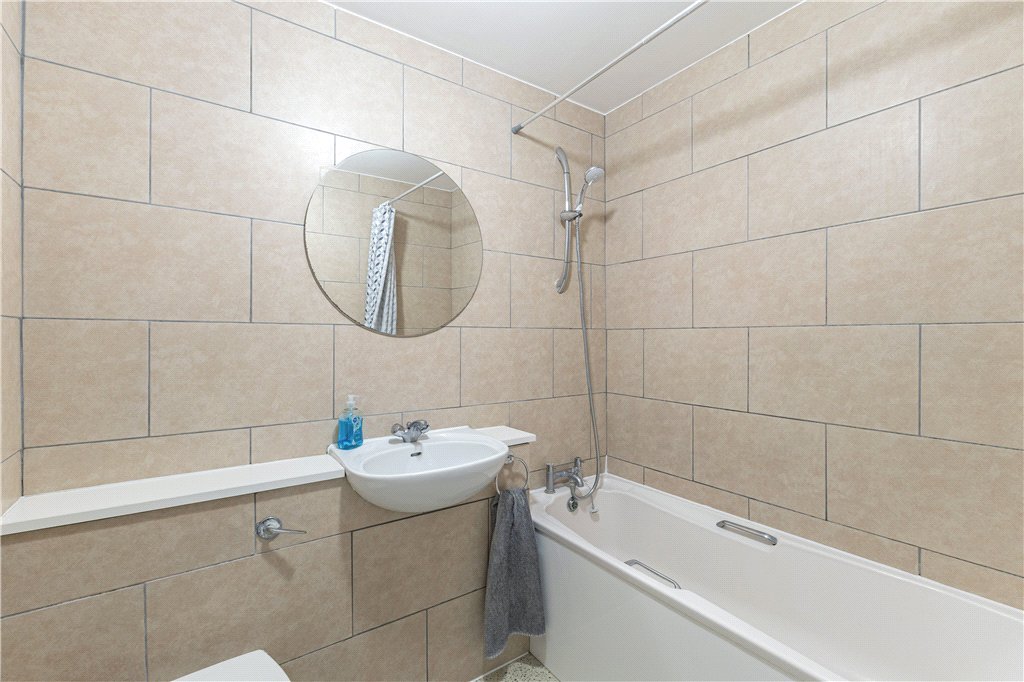2 bed apartment for sale in Millennium Square, London, SE1 10