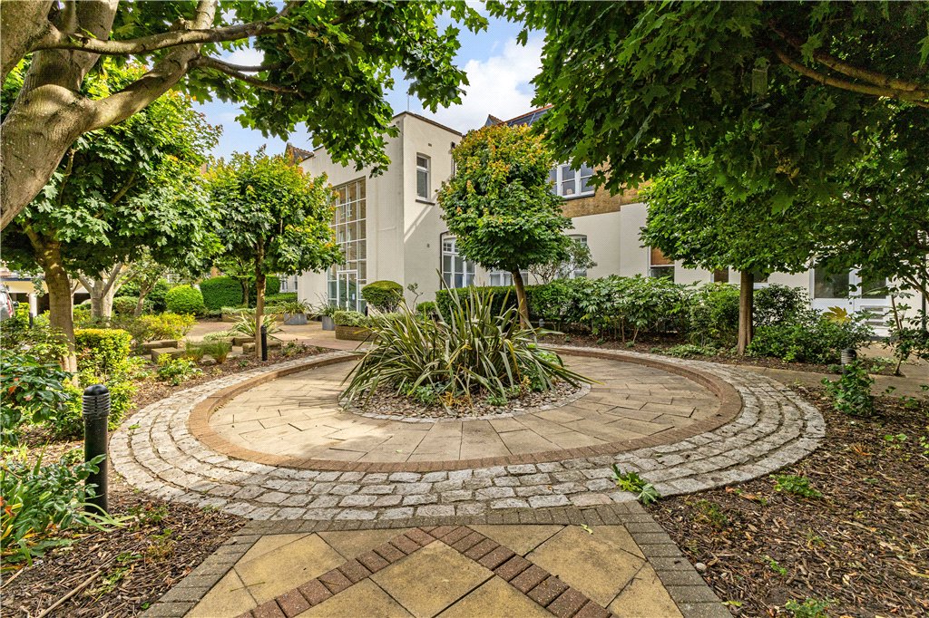 2 bed apartment for sale in Millennium Square, London, SE1  - Property Image 14