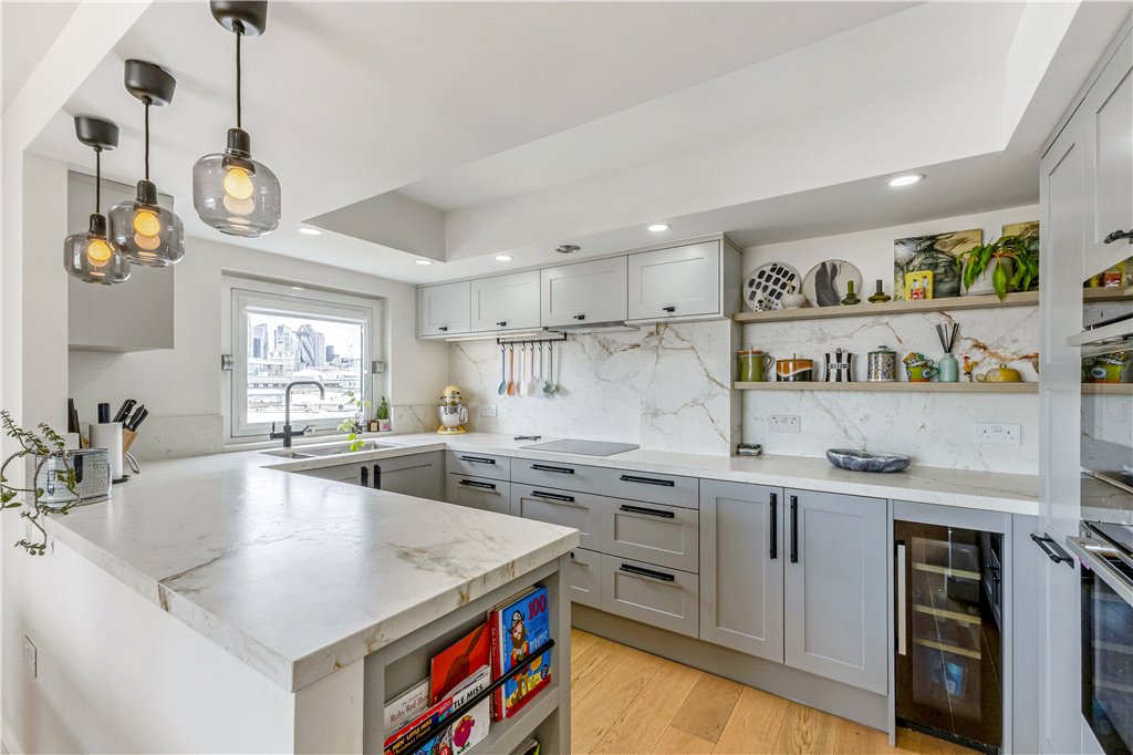 3 bed apartment for sale in Mill Street, London, SE1 9