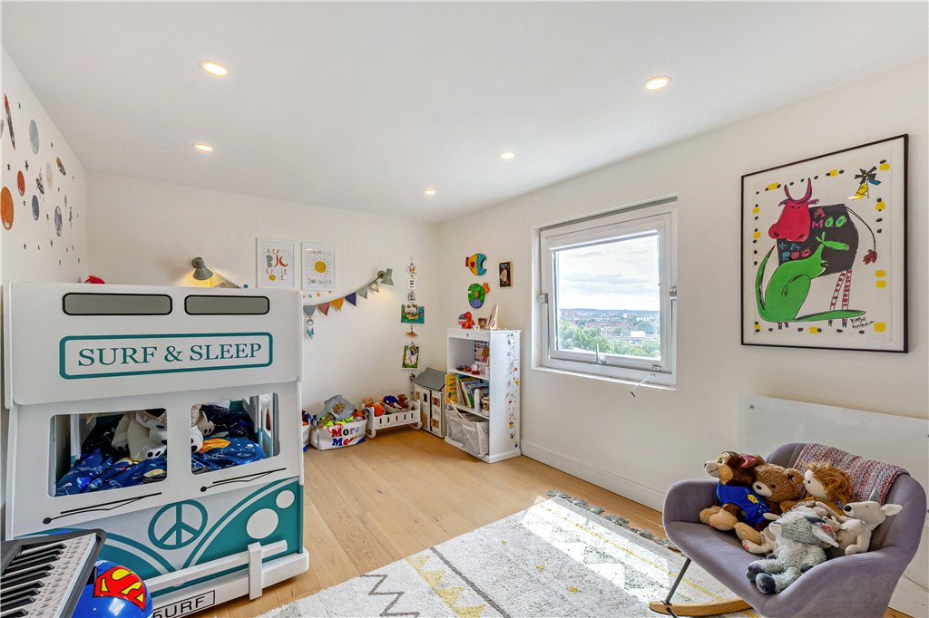 3 bed apartment for sale in Mill Street, London, SE1 18