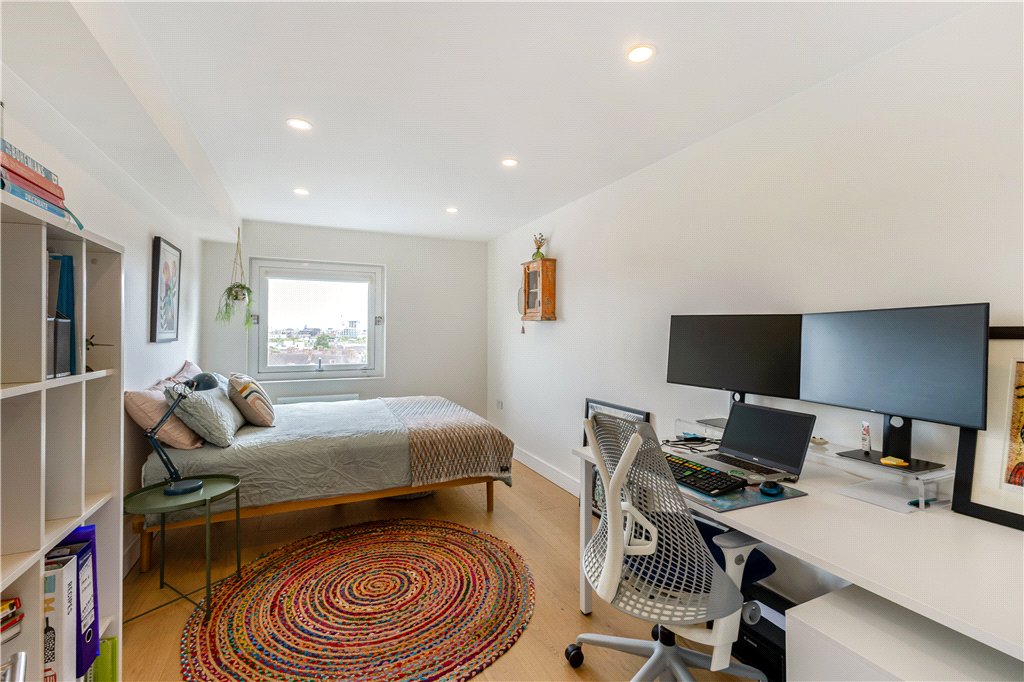 3 bed apartment for sale in Mill Street, London, SE1 16