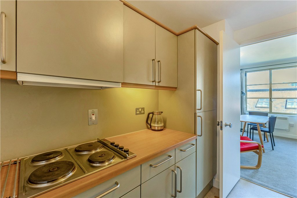 Apartment for sale in Queen Elizabeth Street, London, SE1 8