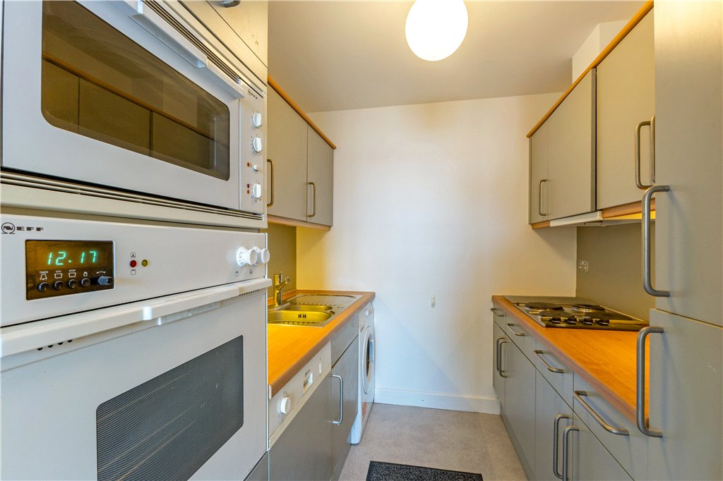 Apartment for sale in Queen Elizabeth Street, London, SE1 7