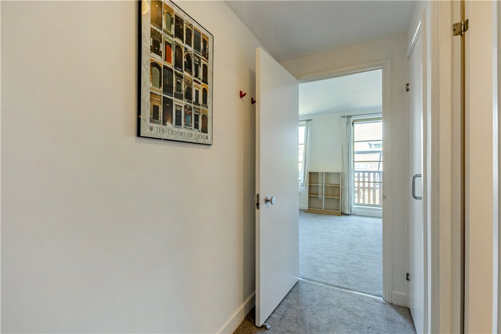 Apartment for sale in Queen Elizabeth Street, London, SE1 9