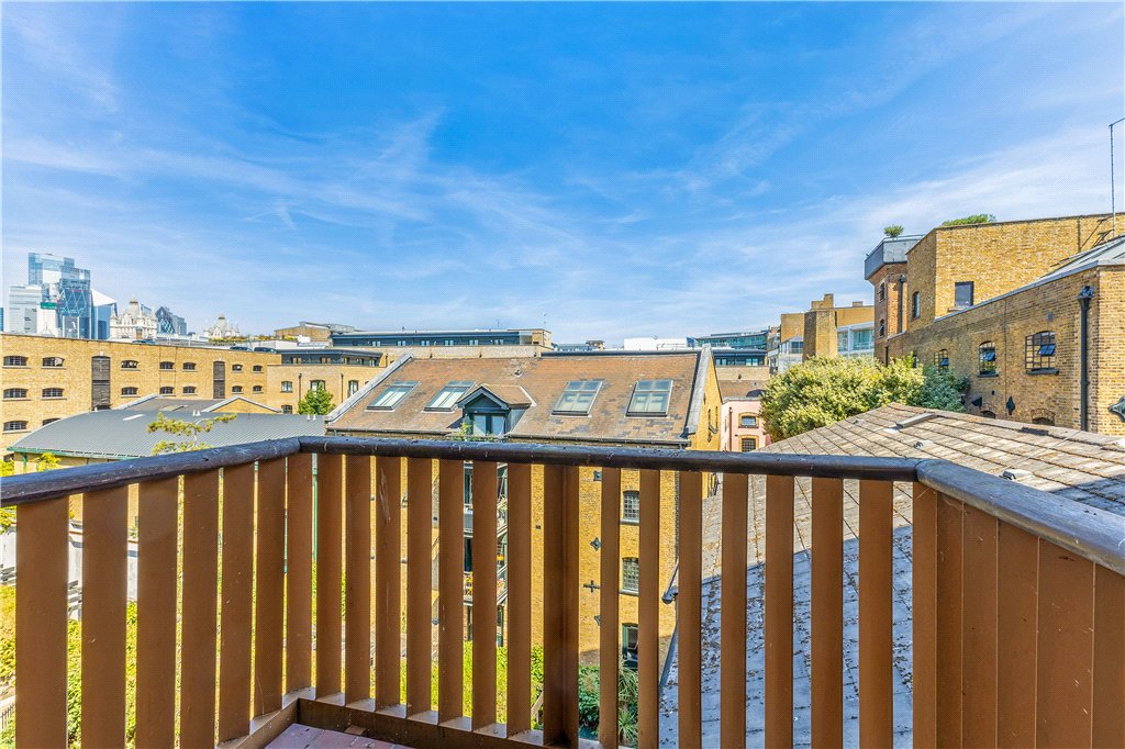 Apartment for sale in Queen Elizabeth Street, London, SE1 5
