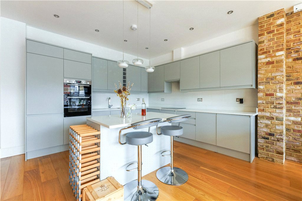 2 bed apartment for sale in Tanner Street, London, SE1 4