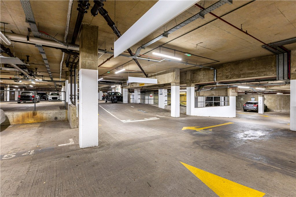 1 bed apartment for sale in Queen Elizabeth Street, London, SE1 11