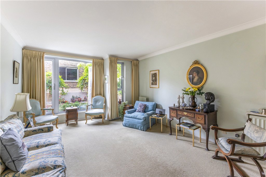 4 bed end of terrace house for sale in Shaftesbury Mews, London, W8 1