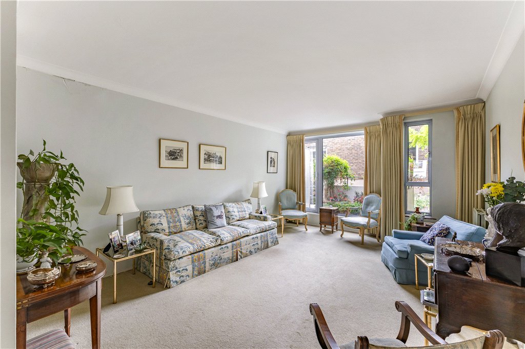 4 bed end of terrace house for sale in Shaftesbury Mews, London, W8 2