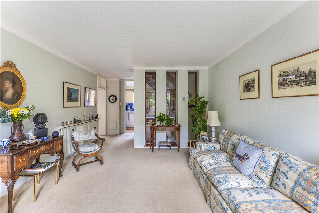4 bed end of terrace house for sale in Shaftesbury Mews, London, W8 3