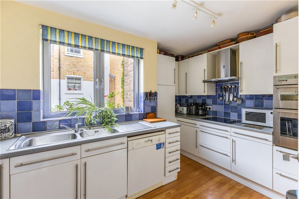 4 bed end of terrace house for sale in Shaftesbury Mews, London, W8 4