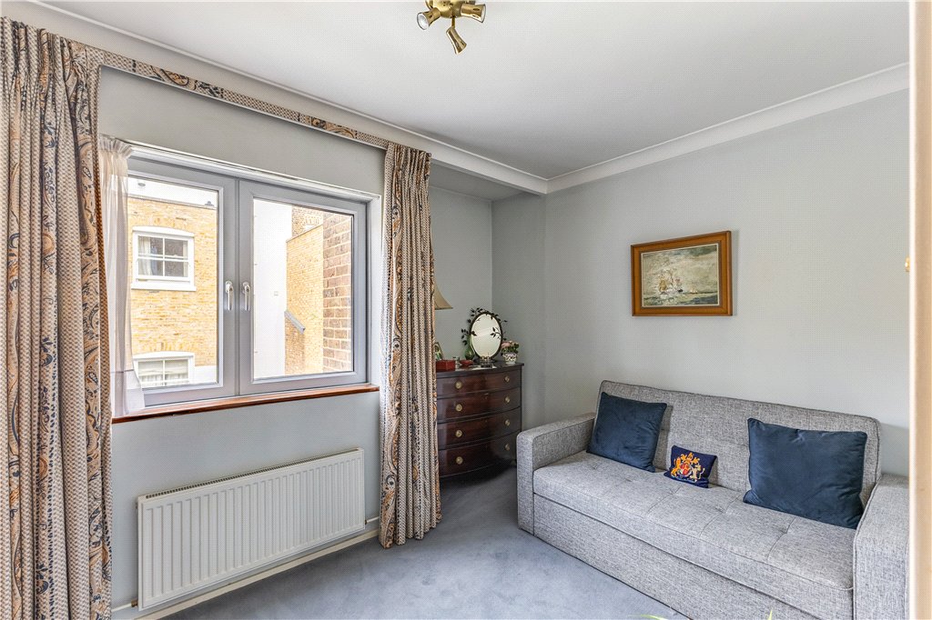 4 bed end of terrace house for sale in Shaftesbury Mews, London, W8 8