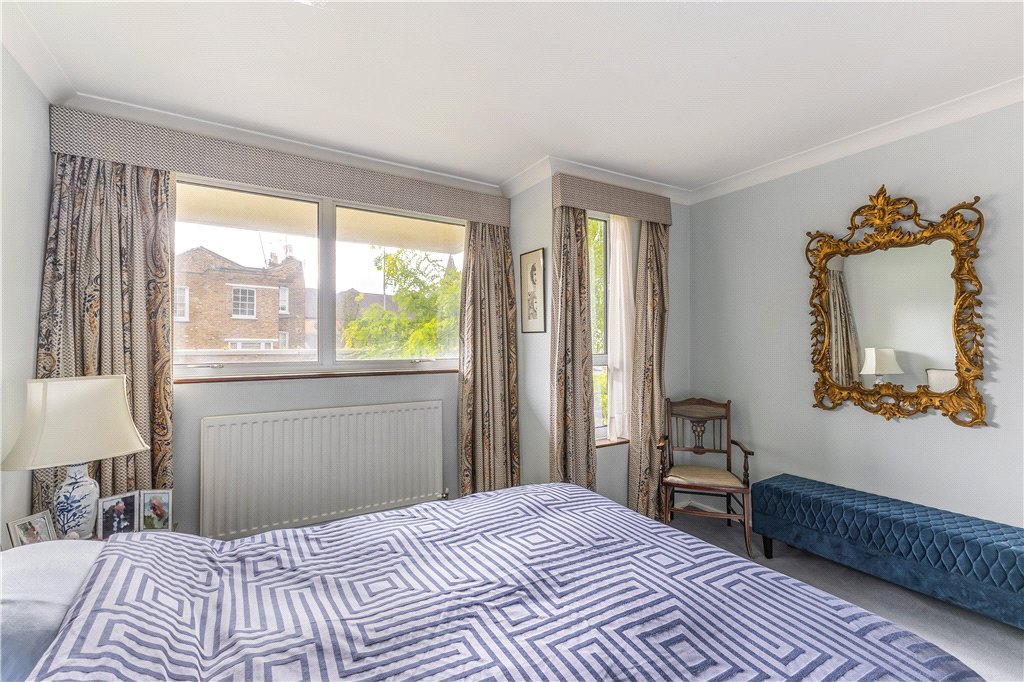 4 bed end of terrace house for sale in Shaftesbury Mews, London, W8 18