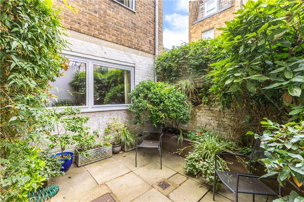 4 bed end of terrace house for sale in Shaftesbury Mews, London, W8 21
