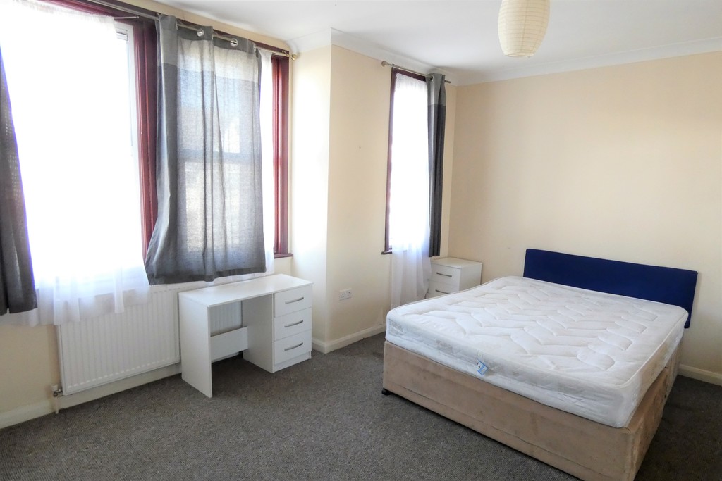 4 bed terraced house to rent in Northcote Avenue, Southall  - Property Image 12