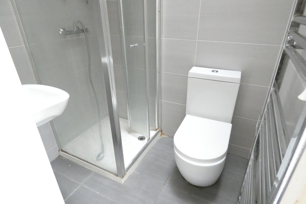 4 bed terraced house to rent in Northcote Avenue, Southall  - Property Image 10