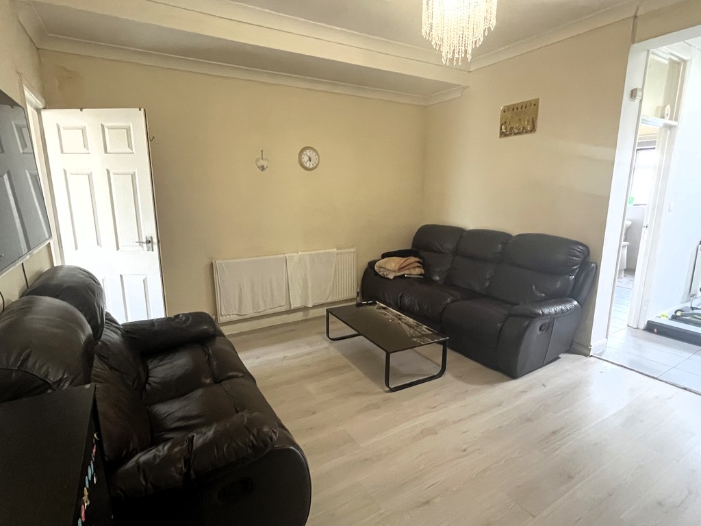 4 bed terraced house to rent in Northcote Avenue, Southall 13