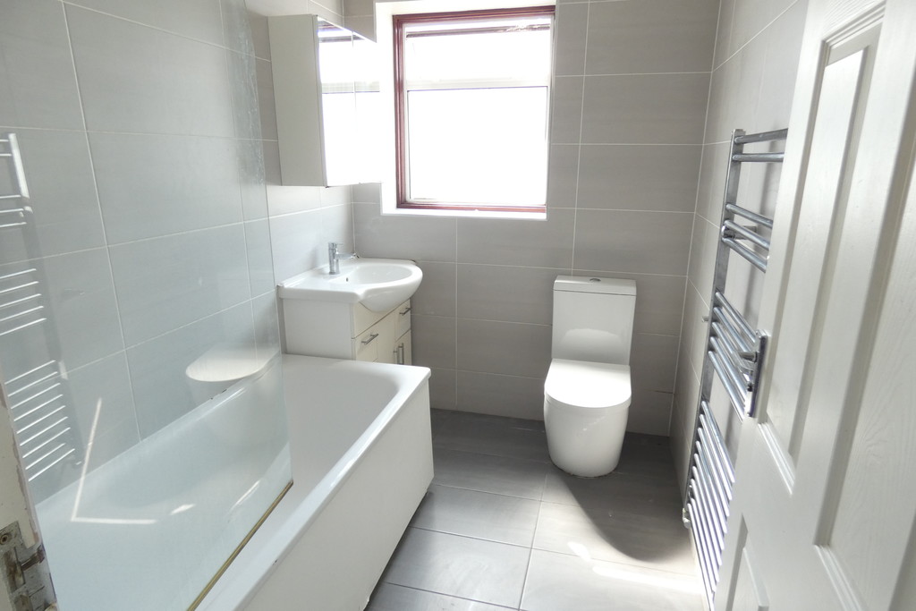 4 bed terraced house to rent in Northcote Avenue, Southall  - Property Image 7