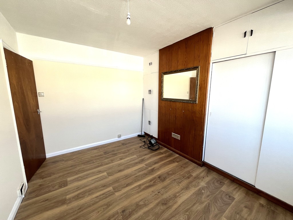 3 bed semi-detached house to rent in Wentworth Road, Middlesex  - Property Image 9