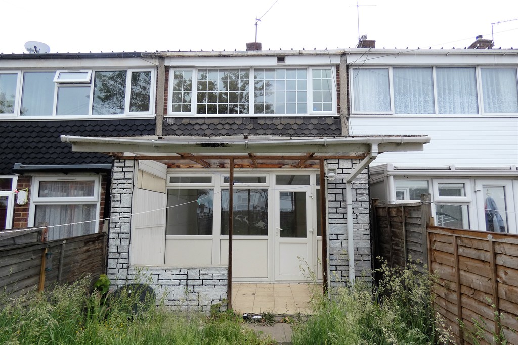 2 bed terraced house to rent in Patricia Close, Berkshire  - Property Image 2