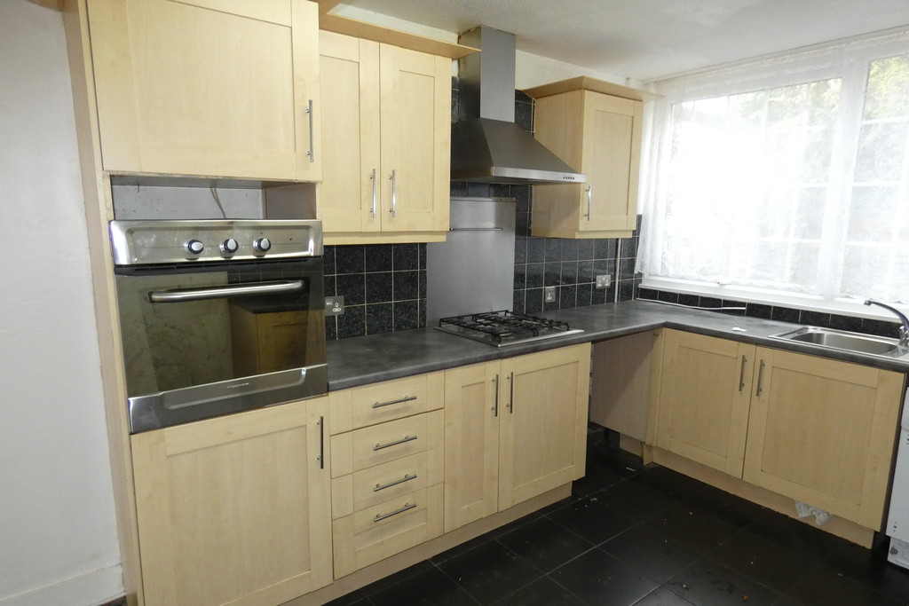 2 bed terraced house to rent in Patricia Close, Berkshire 5